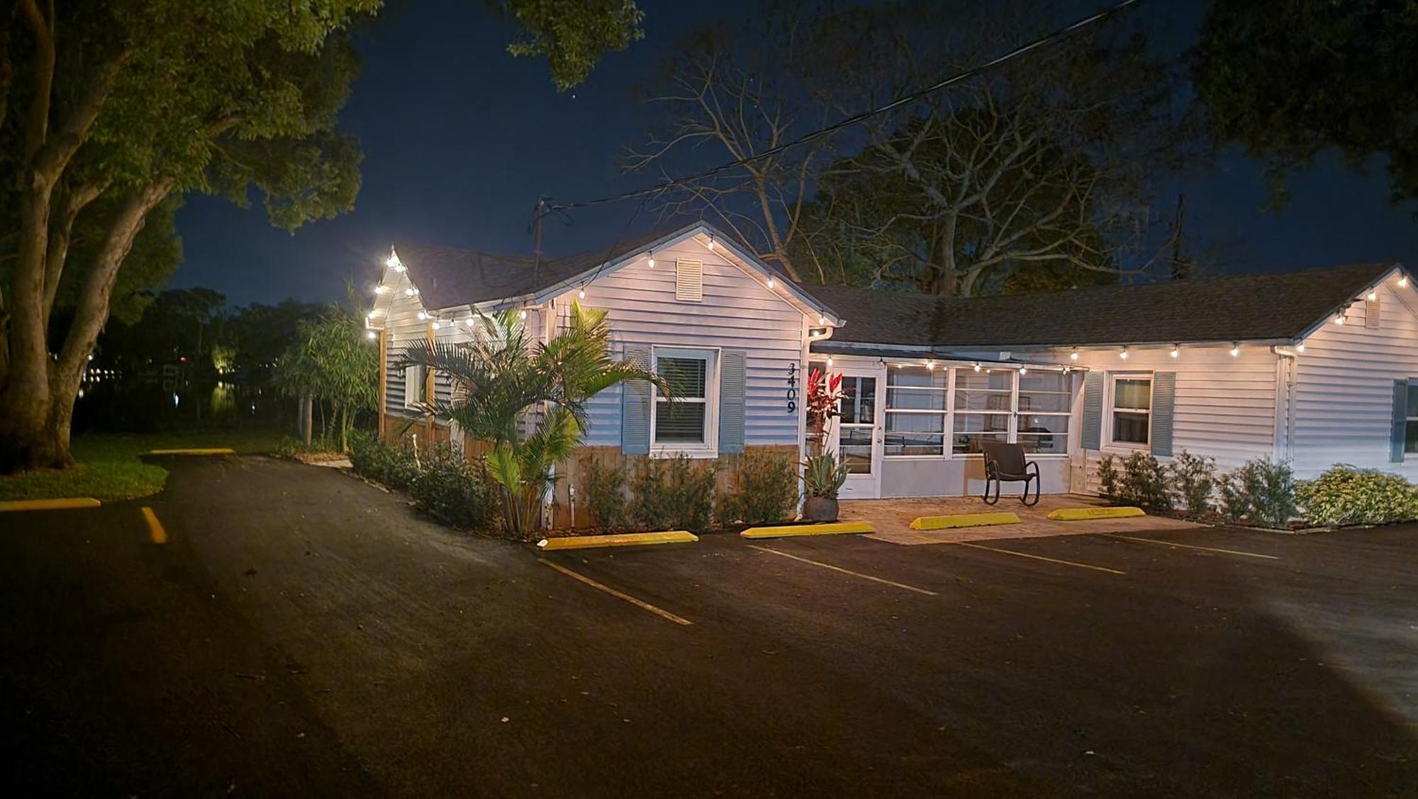 Orlando Lakefront Tiny Homes 6 Plus Month Rentals Værelse billede